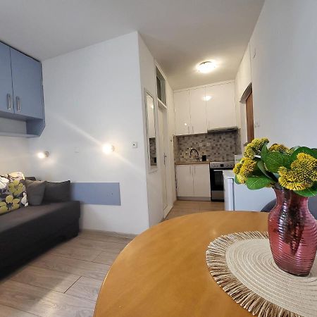 Mali Apartman U Centru Makarska Eksteriør billede