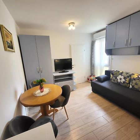 Mali Apartman U Centru Makarska Eksteriør billede