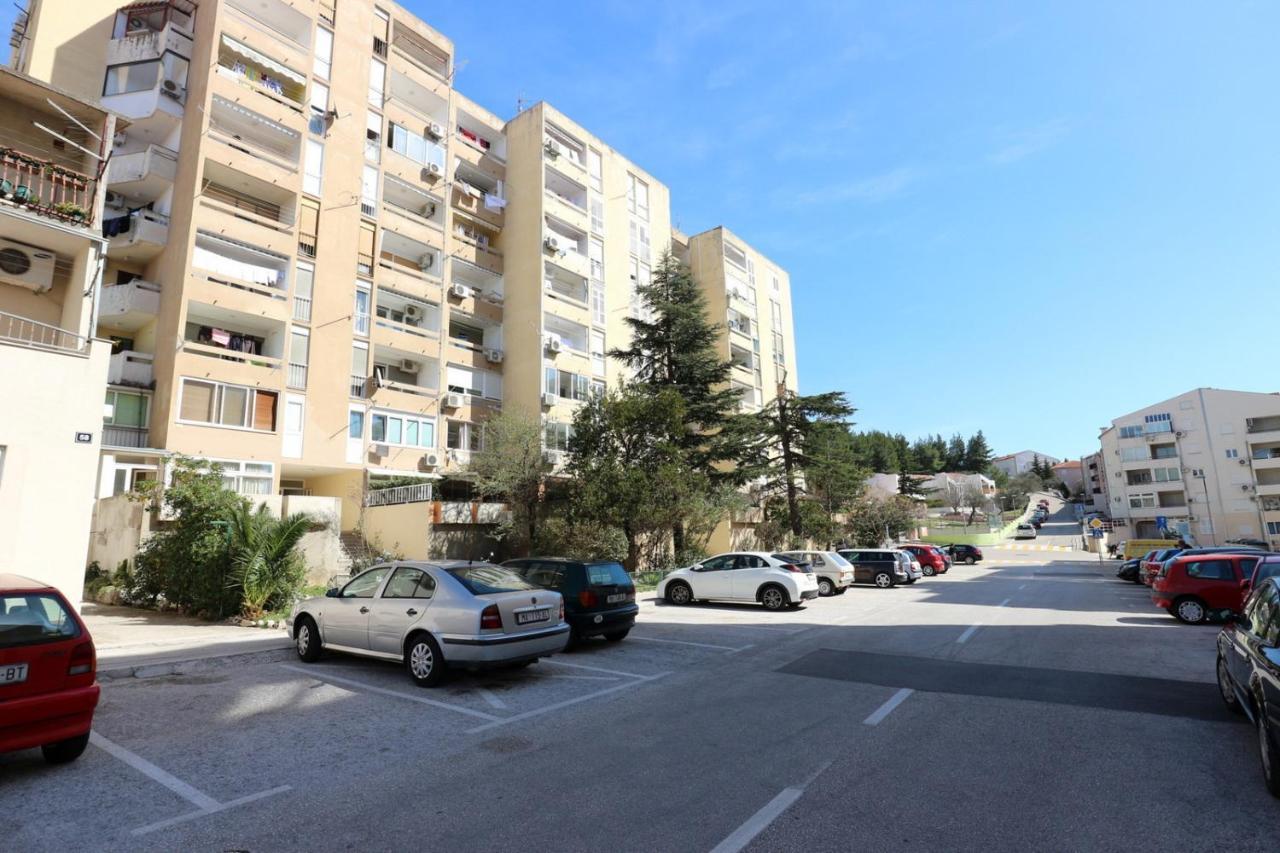 Mali Apartman U Centru Makarska Eksteriør billede