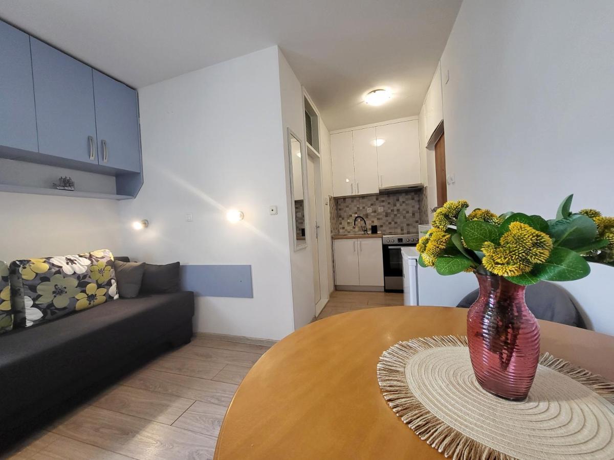 Mali Apartman U Centru Makarska Eksteriør billede