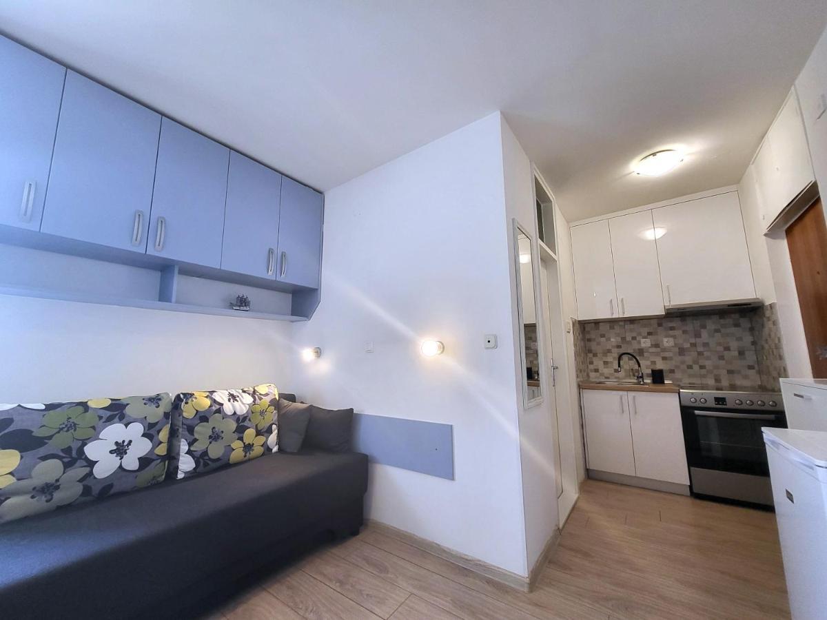 Mali Apartman U Centru Makarska Eksteriør billede